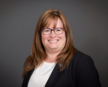 Tracy Kretzer headshot