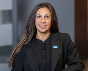 Estee Burgess headshot